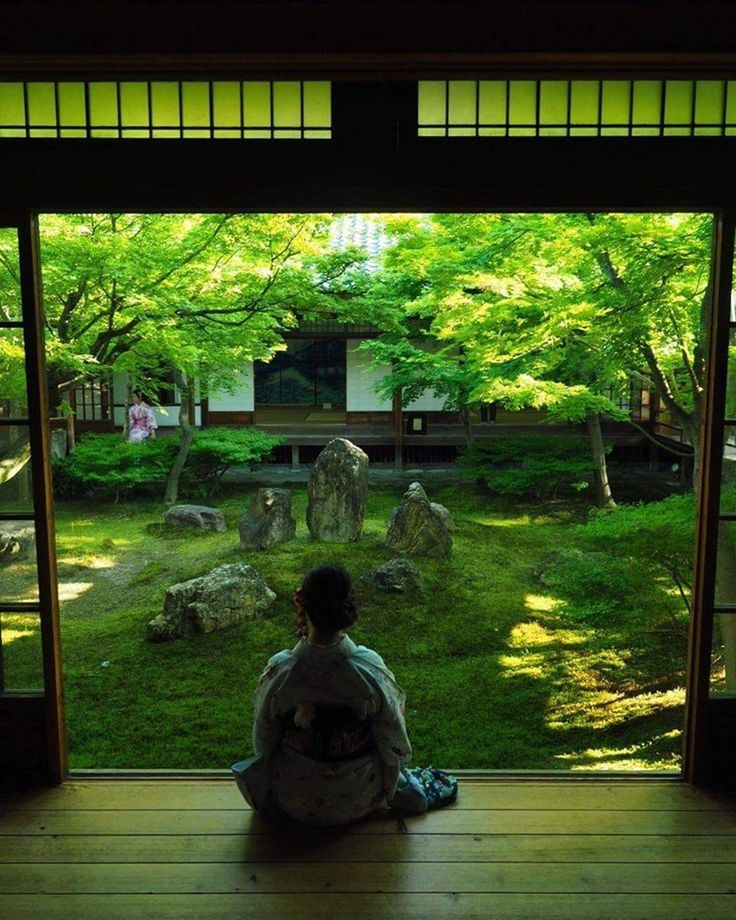 Question 53: WHY IS IT IMPORTANT TO BE AWARE OF THE WHOLE BODY AND THE SENSATION OF THE WHOLE BODY DURING&nbsp;MEDITATION?